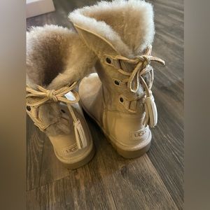 Ugg Kristabelle Horchata Suede Size 8